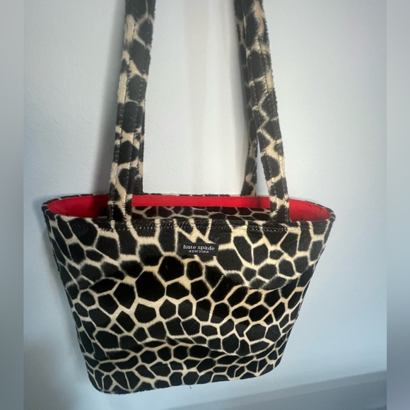 SUPER CUTE Kate Spade New York Faux Fur Signature Giraffe Tote Bag - Picture 3 of 3